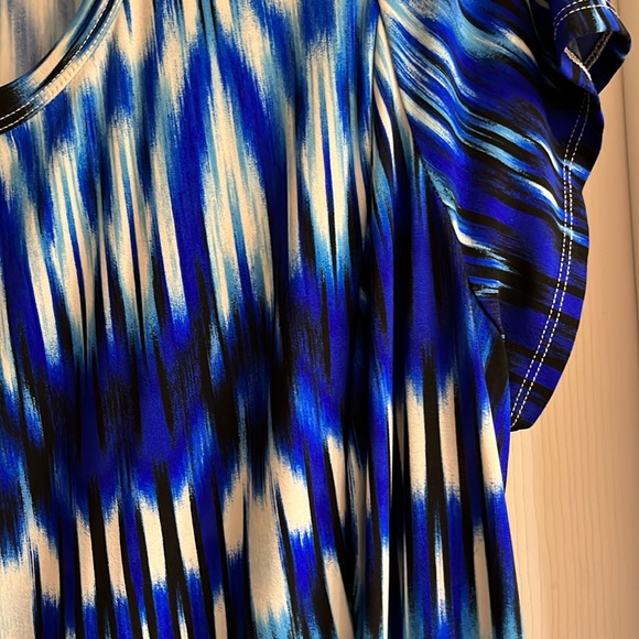 Women’s dress - Picture 3 of 5